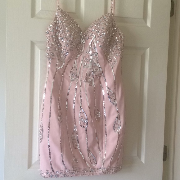 Dresses & Skirts - Beaded dress 👗
